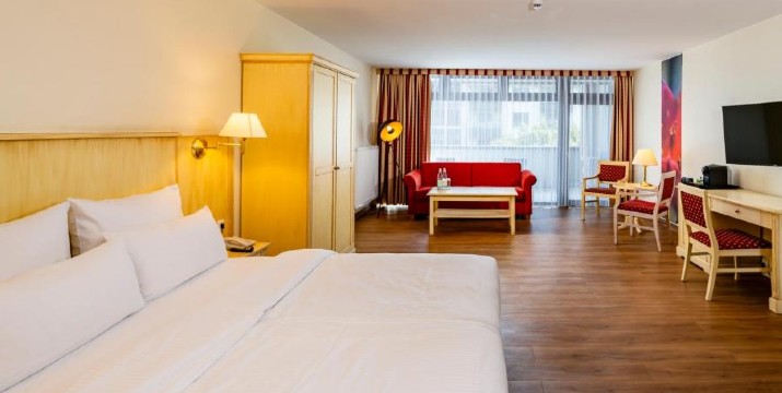  48h DEAL!! 330€ / άτομο για ένα 4ήμερο στο Βερολίνο με Αεροπορικά, Φόρους και 3 Διανυκτερεύσεις με Πρωϊνό στο κεντρικό 4* Hotel Chateau Kurfürstendamm, από το ταξιδιωτικό γραφείο Like 2 Travel
